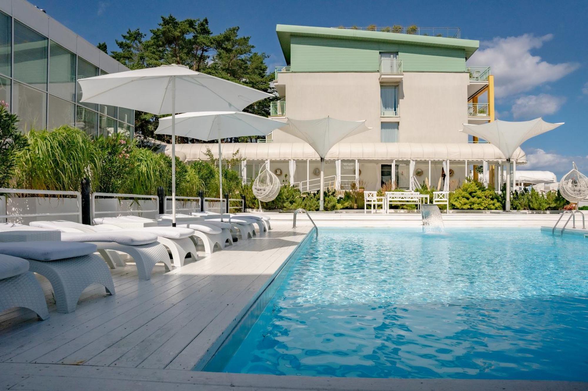 Hotel Bryza Resort & Spa Jurata Exterior photo